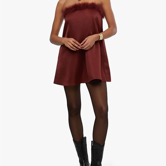 WeWoreWhat Dresses & Skirts - WeWoreWhat Chic Strapless Burgundy Dress